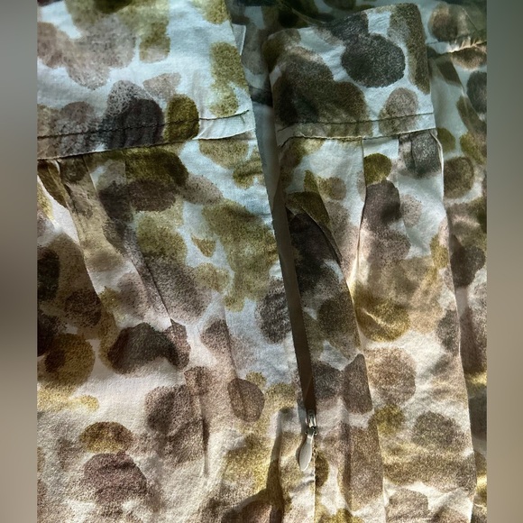 Ann Taylor LOFT / Mid Thigh Skirt w Slip / Runs Large - Picture 6 of 8